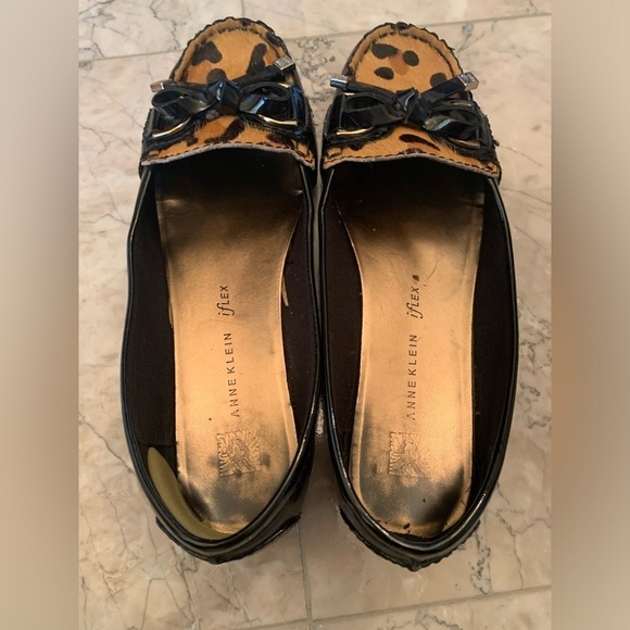 Anne Klein Black Mulle with Leopard Top and Bow Detail Size 6.5 - Picture 3 of 7